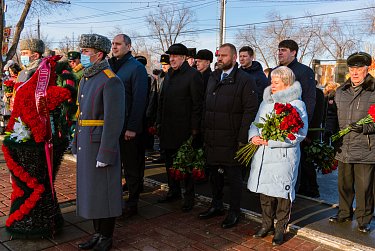 Слава защитникам Отечества!